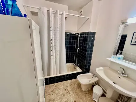 Quiberon - Appartement T3 de 65m² en rez-de-chaussée avec terrasse, proche plage et stationnement - Photo 10