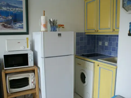 Studio équipé avec accès piscine, climatisation, parking privé à Agde, proche centre et plages - Photo 3