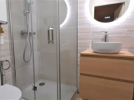 Studio équipé avec accès piscine, climatisation, parking privé à Agde, proche centre et plages - Photo 5