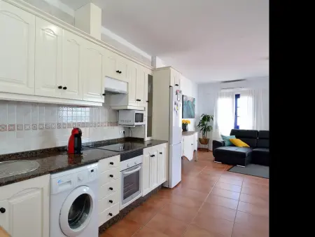 Appartement central à Playa Blanca, 2 chambres, climatisation et Wifi - Photo 9
