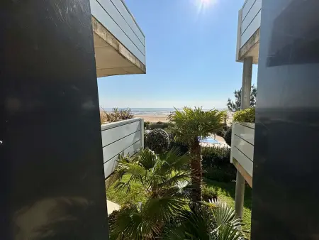 Appartement luxe 2 chambres, balcon, accès plage, piscine, animaux admis, parking - Photo 13
