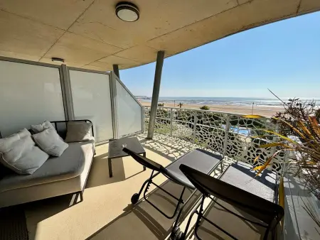 Appartement luxe 2 chambres, balcon, accès plage, piscine, animaux admis, parking - Photo 21