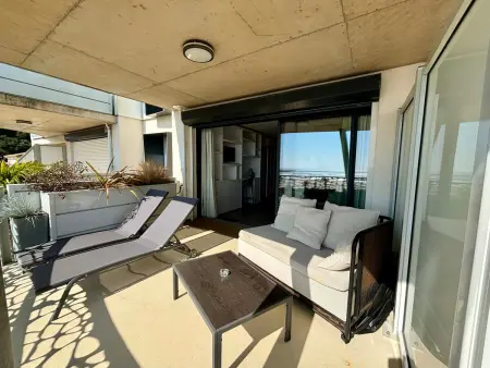 Appartement luxe 2 chambres, balcon, accès plage, piscine, animaux admis, parking - Photo 23
