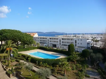 Grand T3 avec terrasse et piscine à Cavalaire-sur-Mer - Photo 15