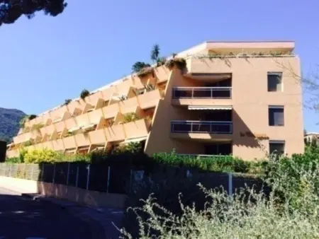 Studio climatisé avec coin nuit et terrasse plein Sud, 10 m², parking inclus - Photo 6