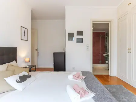 Appartement Moderne avec Garage à Campolide, Proche du Centre et du Parque Eduardo VII - Photo 2
