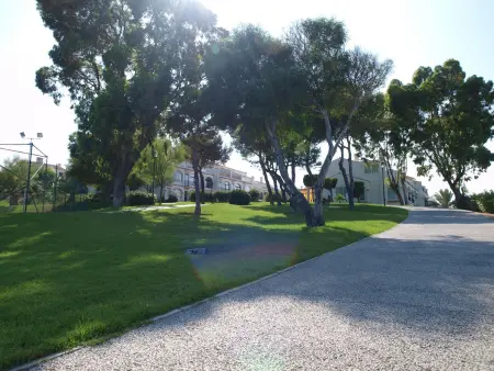 Bungalow confortable avec WiFi, climatisation et piscine - Photo 9