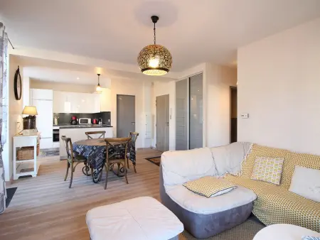 T3 à La Bourboule avec parking et WiFi - Idéal pour 4 personnes - Photo 2