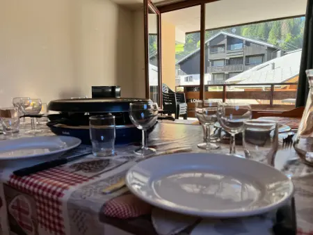 Appartement lumineux au pied des pistes avec accès direct Grand Massif - Photo 2