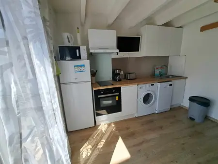 Charmante maison 2 pièces cabine 6 personnes, proche mer et étang, terrasse avec BBQ - Photo 2