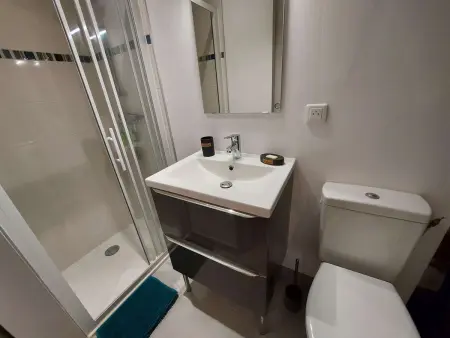 Charmante maison 2 pièces cabine 6 personnes, proche mer et étang, terrasse avec BBQ - Photo 8