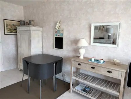 Studio Alcôve - Face au Chenal, 50m Plage/Port, 700m Centre-Ville, Capacité 3 pers., Confort Moderne - Photo 9