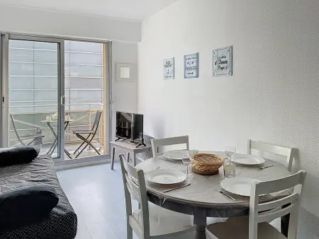 Studio rénové avec balcon à 100m de la plage et piscine - 4 personnes - Les Sables-d'Olonne - Photo 4