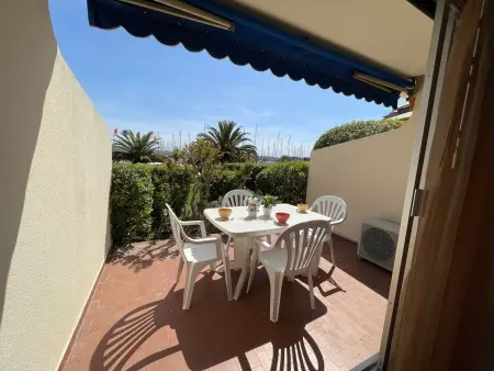 Studio climatisé avec terrasse, piscine & parking, proche plage et port - Le Grau-du-Roi - Photo 1