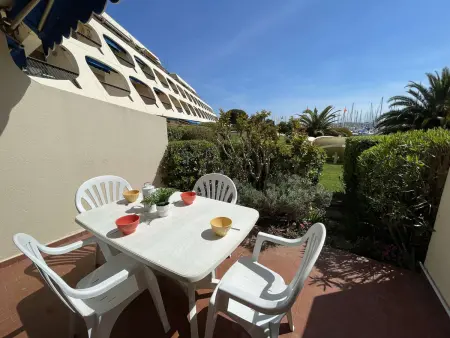 Studio climatisé avec terrasse, piscine & parking, proche plage et port - Le Grau-du-Roi - Photo 3