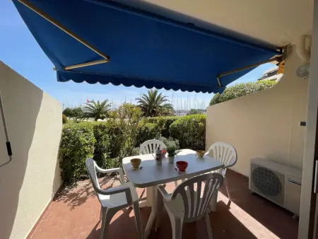 Studio climatisé avec terrasse, piscine & parking, proche plage et port - Le Grau-du-Roi - Photo 4