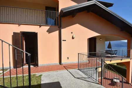 Vigneto D18, Appartement avec jardin au bord du lac Majeur - Photo 1