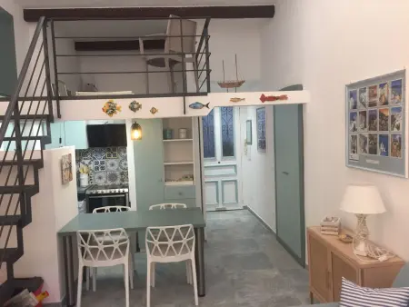 Charmant Studio avec Mezzanine, Climatisé, au Cœur de Menton, Proche Plages et Commerces - Photo 2