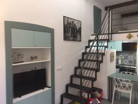 Charmant Studio avec Mezzanine, Climatisé, au Cœur de Menton, Proche Plages et Commerces - Photo 3