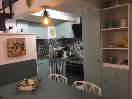Charmant Studio avec Mezzanine, Climatisé, au Cœur de Menton, Proche Plages et Commerces - Photo 4
