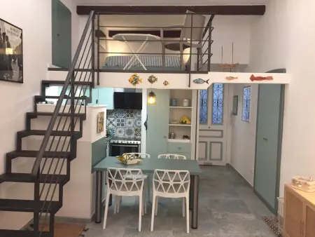 Charmant Studio avec Mezzanine, Climatisé, au Cœur de Menton, Proche Plages et Commerces - Photo 5