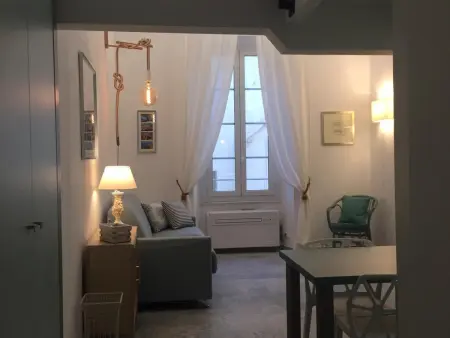 Charmant Studio avec Mezzanine, Climatisé, au Cœur de Menton, Proche Plages et Commerces - Photo 9