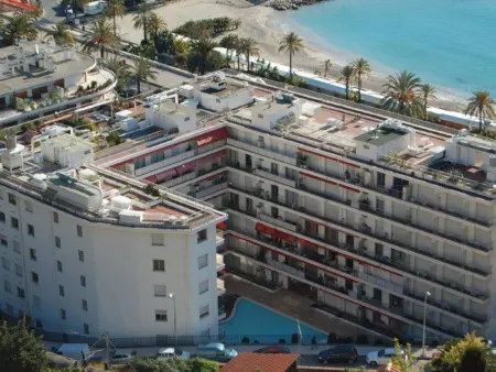 Studio rénové face mer avec terrasse à Menton, proche centre-ville et plages - Photo 12