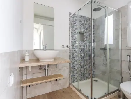 Superbe Appartement Design à Lisbonne - 1ch, proche centre, équipé, parfait pour couples/familles - Photo 2