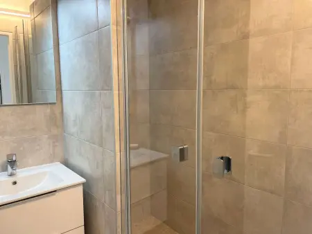 Appartement familial 3 pièces, piscine, terrasse et parking privé - Cap d'Agde - Photo 11