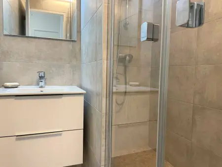 Appartement familial 3 pièces, piscine, terrasse et parking privé - Cap d'Agde - Photo 12