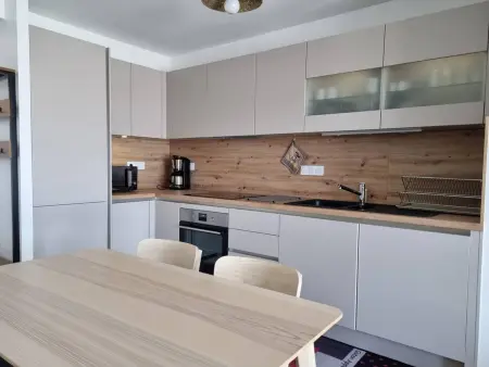 Appartement neuf climatisé, loggia spacieuse, à 200m de la mer avec parking privé - Photo 1