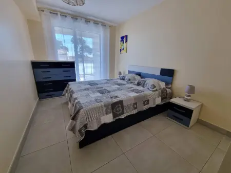 Appartement neuf climatisé, loggia spacieuse, à 200m de la mer avec parking privé - Photo 6