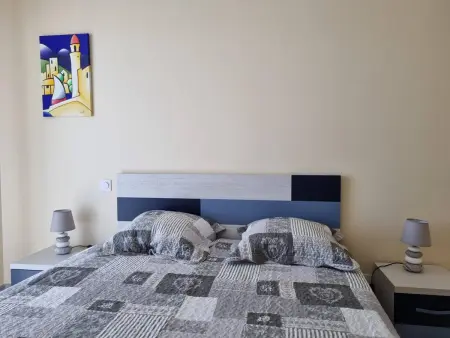 Appartement neuf climatisé, loggia spacieuse, à 200m de la mer avec parking privé - Photo 7