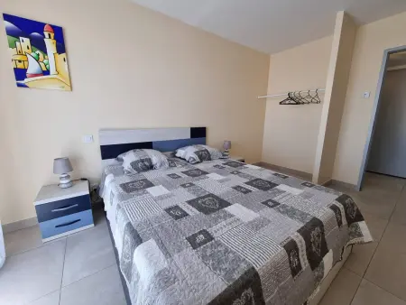 Appartement neuf climatisé, loggia spacieuse, à 200m de la mer avec parking privé - Photo 8