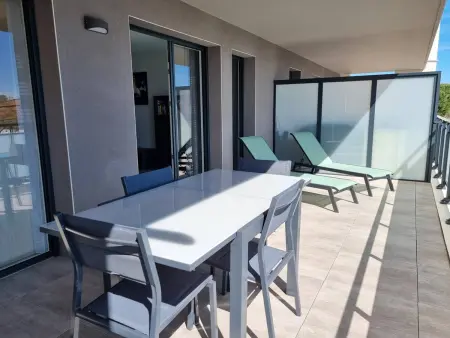 Appartement neuf climatisé, loggia spacieuse, à 200m de la mer avec parking privé - Photo 13
