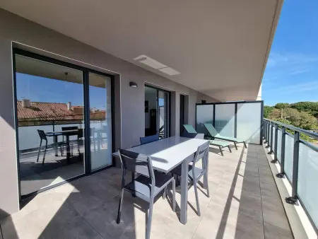 Appartement neuf climatisé, loggia spacieuse, à 200m de la mer avec parking privé - Photo 14