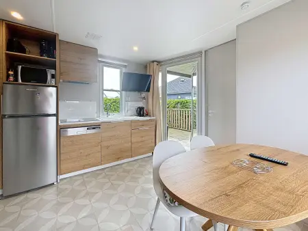 Mobil-home de Grand Confort à 200m de la plage avec piscine chauffée, 2 chambres, parking, wifi inclus - Photo 2