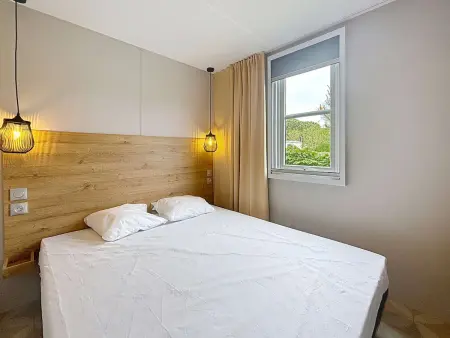 Mobil-home de Grand Confort à 200m de la plage avec piscine chauffée, 2 chambres, parking, wifi inclus - Photo 6