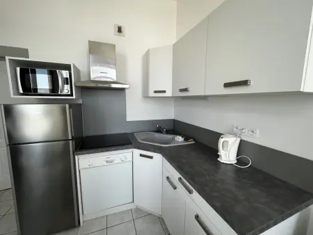 Appartement T2 avec piscine, parking, proche plage et commerces - Photo 15