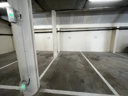 Appartement T2 avec piscine, parking, proche plage et commerces - Photo 17
