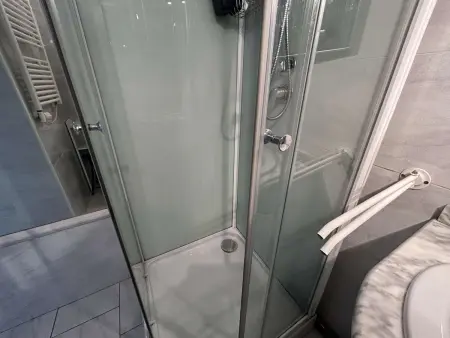 Appartement familial avec piscine et parking à Port Camargue - Photo 15