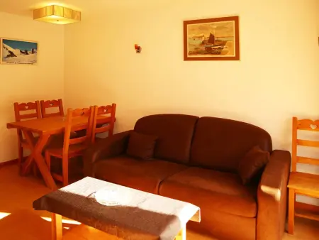 Appartement skis aux pieds avec piscine intérieure, proche services - Photo 3
