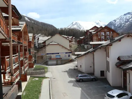 Appartement skis aux pieds avec piscine intérieure, proche services - Photo 8