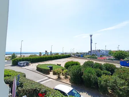 Appartement T2 cabine avec climatisation, parking privatif à Sète - Photo 1