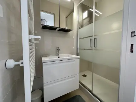 Appartement T2 cabine avec climatisation, parking privatif à Sète - Photo 6