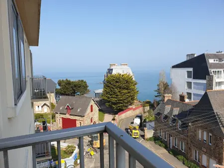 Appartement rénové centre Perros-Guirec avec balcon proche plage - Photo 3