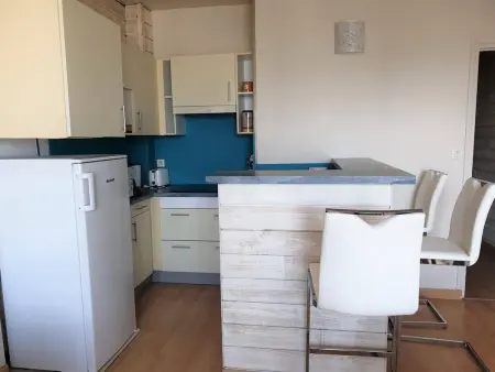 Appartement rénové centre Perros-Guirec avec balcon proche plage - Photo 4