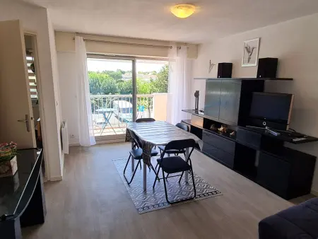 Appartement Ensoleillé avec Terrasse et Parking au Centre de Meschers, Proche Plages et Commerces - Photo 6