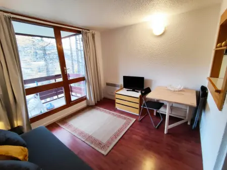 Charmant studio au calme avec balcon et internet - Photo 1