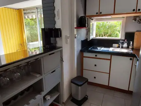 Appartement climatisé 3 pièces, 6 pers, terrasse, BBQ, parking privé, à 100 m de la plage - Photo 11